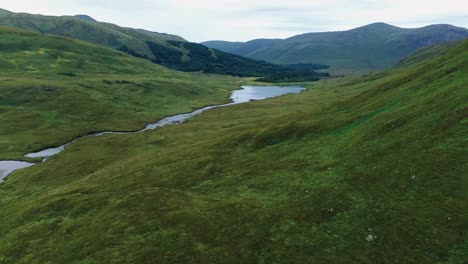 Mountains-and-Rivers-on-The-Isle-of-Mull