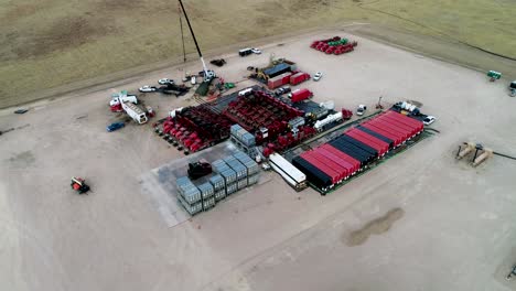 Schwebend-über-Einer-Fracking-Operation-Im-Jahr-2021-In-Ost-Colorado