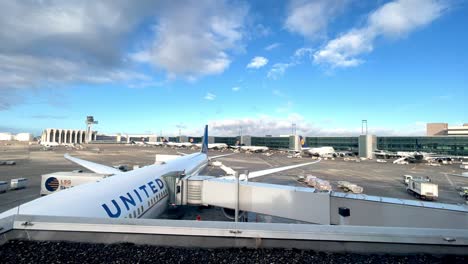 Timelapse-De-United-Boeing-787-En-Asfalto-En-El-Aeropuerto-Internacional-De-Frankfurt