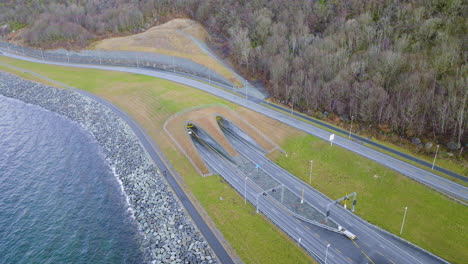 Luftaufnahme-Des-Eingangs-Zum-Ryfast-Unterwassertunnelsystem-In-Norwegen