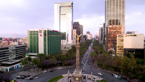 Orbitale-Ansicht-Von-Angel-De-La-Independencia-Am-Paseo-De-La-Reforma-In-Mexiko-Stadt
