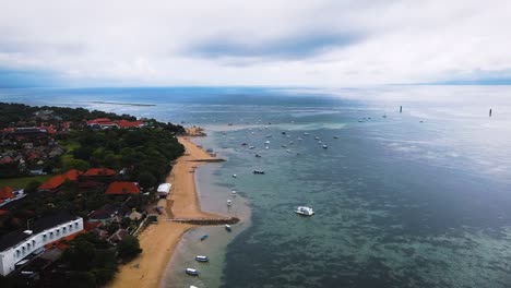 Hermosas-Imágenes-De-Drones-De-La-Playa-De-Sanur-En-Bali