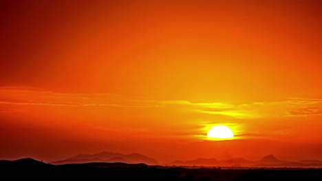 Statische-Ansicht-Der-Sonnenbewegung-Während-Des-Sonnenuntergangs-Im-Zeitraffer-über-Dem-Hohen-Atlasgebirge-In-Marokko-Am-Abend