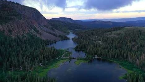 Twin-Lakes-And-The-Surrounding-Mountains-Located-In-Mammoth-Lakes,-California,-USA---aerial-drone-shot