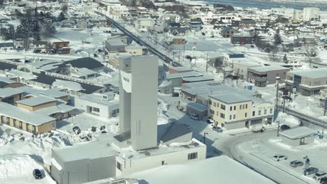 Torre-De-Observación-Del-Mar-De-Okhotsk-En-La-Ciudad-Cubierta-De-Nieve-En-Omu-Hokkaido
