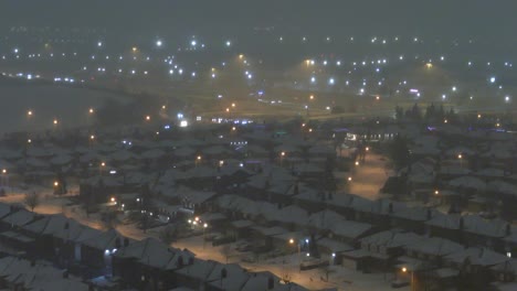 Neblige-Schneefälle-Winterliche-Nachtszene-In-Toronto