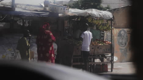 Unorganized-sector-fruits-vendor-selling-on-the-streets-of-Senegal