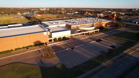 Aerial-footage-of-Briarhill-Middle-School-in-Highland-Village-Texas
