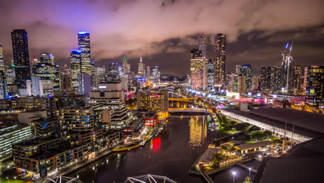 Beste-Aussicht-Auf-Melbourne-City-Australien-Mit-Blick-Auf-Den-Yarra-River-All-Die-High-Ride-Gebäude-Rialto-Towers-Crown-Casino-South-Wharf-Docklands-Eureka-Tower-Polly-Woodside-Timelapse