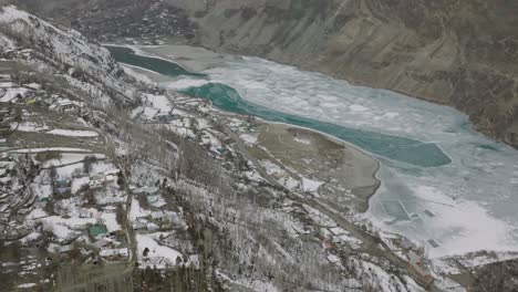Cinematic-Aerial-View-Of-Frozen-Khalti-Lake-In-Gupis-Yasin-Valley
