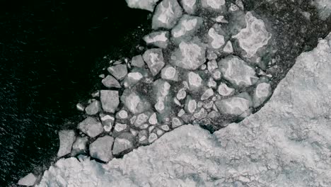 Cracked-Ice-Floating-In-The-Lake-Superior-in-Duluth,-Minnesota