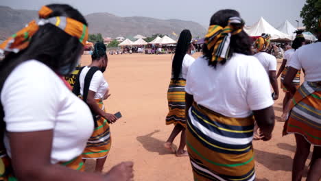 Bailarina-De-La-Nación-Igala-Actúa-En-Un-Evento-Cultural-En-Nigeria