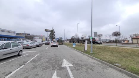 Estacionamiento-De-Tráfico-Organizado-Del-Voivodato-De-Przemysl,-Polonia