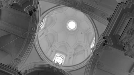 Looking-Up-On-Dome-Ceiling-Of-Santo-Stefano-Church-In-Capri-Island,-Italy