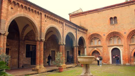 Tourists-At-Santo-Stefano-Religious-Complex-In-Bologna,-Italy---wide-shot