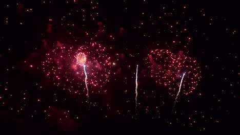 Red-fireworks-fill-the-right-sky