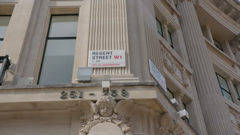 Corner-Street-Signs-for-Regent-St