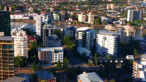 Wohnungsbau-In-Der-Oconnell-Street-In-Der-Nähe-Des-Kais-In-Kangaroo-Point,-Brisbane,-Queensland,-Australien