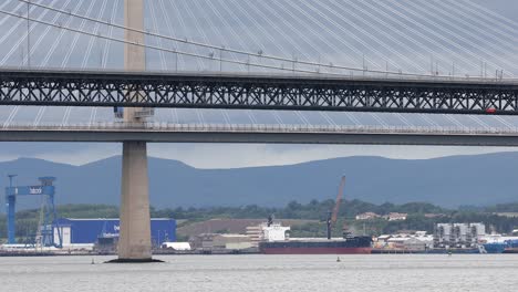 Queensferry-and-Forth-road-bridge-with-rush-hour-traffic,-close-up