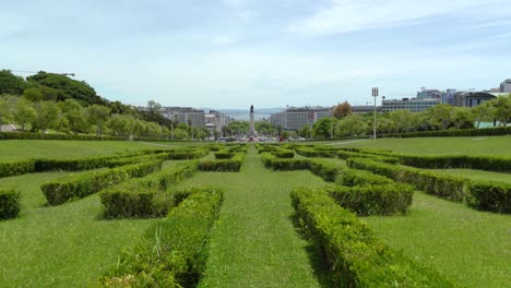 Stadt-Lissabon-Mit-Avenida-Da-Liberdade-Vom-Park-Von-Eduardo-Vii-Aus-Gesehen