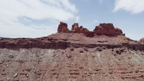 Red-Rock-Cliffs-near-Moab's-National-Parks-in-Utah-Desert,-Aerial