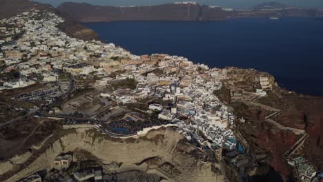 Views-from-the-sky-looking-over-Oia,-Santorini