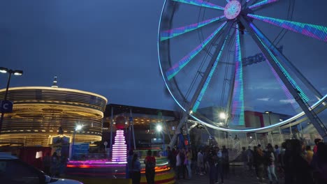 Time-Lapse-of-People-Enjoying-the-Ferris-Wheel