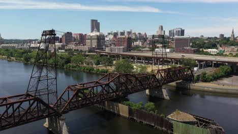 Springfield-MA-4K-going-down-towards-river-Aerial