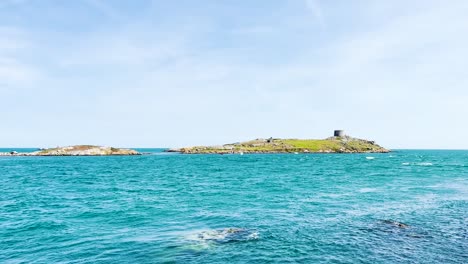 Dalkey-Island-with-church-ruin-and-martello-tower-on-a-beautiful-sunny-day