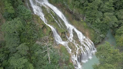 Lapopu-Cascada-De-La-Isla-De-Sumba-Este-De-Indonesia