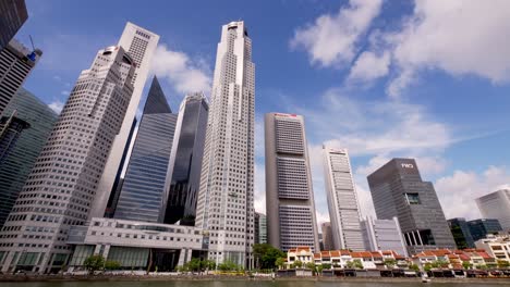 Fassade-Großer-Gebäude-Im-Geschäftszentrum-In-Singapur