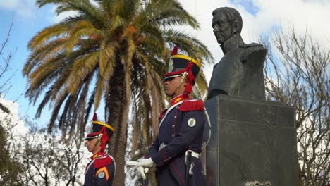 Soldiers-of-the-Regiment-of-Grenadiers-on-horseback-standing-next-to-the-monument-of-General-San-Martin