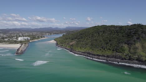 Panoramic-View-Of-Burleigh-Headland-With-Greenery-Forest-And-Tallebudgera-Creek-Seawall-In-Gold-Coast,-QLD-Australia