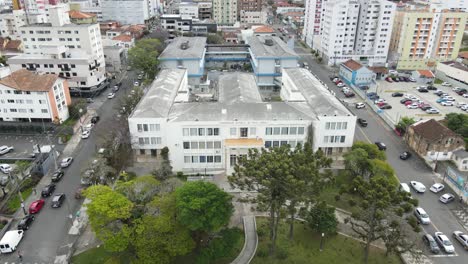 Central-building-of-UEPG-Univesidade-Estadual-de-Ponta-Grossa,-Paraná,-Brazil,-aerial-view