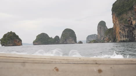 Felsformationen-Entlang-Der-Küste-Von-Thailand
