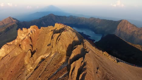 Part-of-the-circle-around-people-on-the-top-of-steep-slope,-Mt-Rinjani-on-Lombok