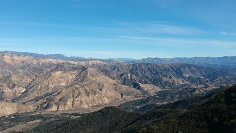 Luftaufnahme-Der-Berge-Und-Des-Waldes-Von-Kalifornien