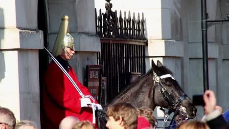 London,-England-Kultige-Horseguard-soldaten-In-Whitehall-London
