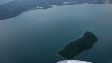 Vista-De-La-Isla-Desde-El-Avión-En-Tailandia