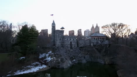 Ein-Schöner-Sonnenuntergangstag-Mit-Meiner-Drohne-Im-Central-Park-Im-Größten-Park-Von-New-York-City