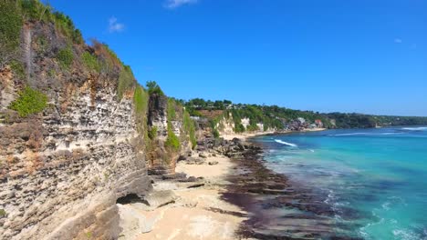 Playas-Del-Acantilado-De-Uluwatu,-Bali-Indonesia