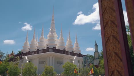 Tiro-De-Lapso-De-Tiempo-De-Una-Pagoda-Budista-En-Asia