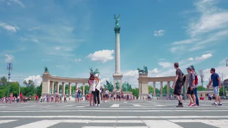 Budapest,-Heroes'-Square-Located-at-the-end-of-Andrássy-Avenue-and-next-to-City-Park,-continue-shot-3