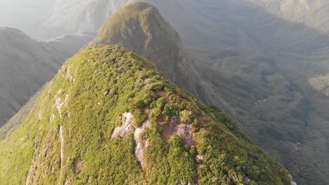 Hikers-on-the-summit-of-the-highest-rainforest-mountain-at-brazilian-south,-Pico-Paraná,-Brazil,-South-America