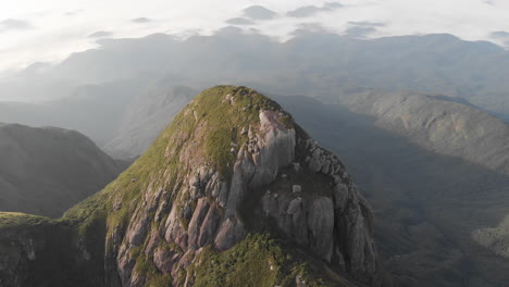 Aerial-view-of-the-summit-of-the-highest-mountain-in-brazilian-south,-Pico-Paraná,-South-America