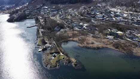 Überblick-über-Das-Alte-Norwegische-Militärgebiet-In-Garnes,-Bergen---Wird-Umgewandelt-Und-Zu-Einem-Industrie--Und-Wohngebiet-Mit-Häusern-Ausgebaut