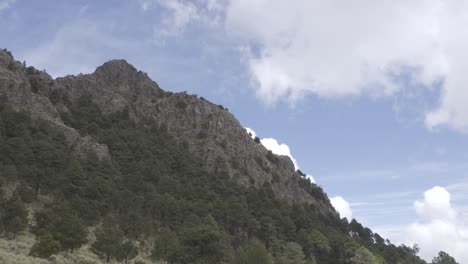 Ruta-De-Senderismo-Que-Conduce-A-La-Cima-De-La-Montaña-Volcánica-Iztaccihuatl-En-México