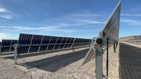 Sonnenkollektoren-In-Der-Wüste-Von-Nevada-In-Der-Nähe-Von-Las-Vegas