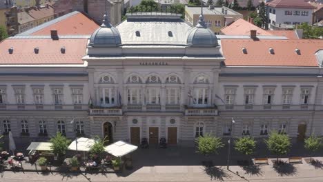 Drohnenaufnahmen-Vom-Rathaus-Von-Szolnok-In-Ungarn