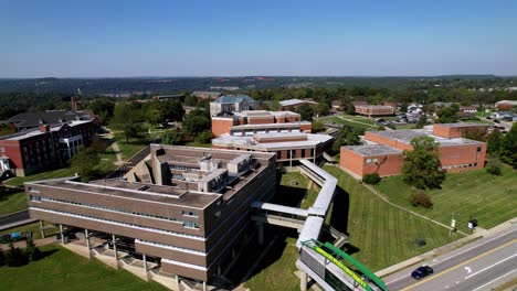 aerial-push-into-the-kentucky-state-university-campus-in-frankfort-kentucky